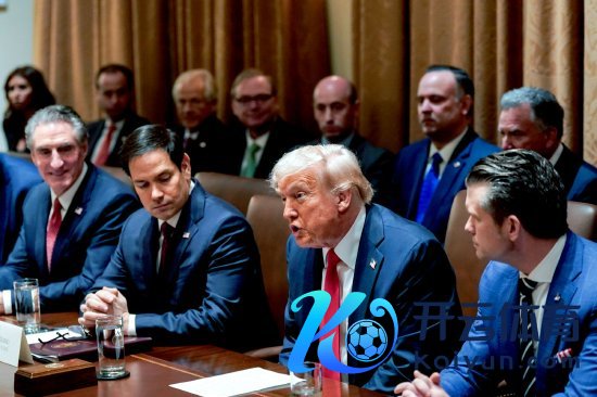 （左起）好意思国内务部长Doug Burgum，好意思国国务卿马尔科·卢比奥，好意思国总统唐纳德·特朗普和好意思国国防部长皮特·海格塞斯